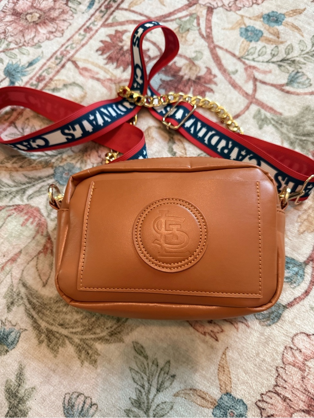 St. Louis Cardinals Crossbody Bag | Gold Chain Strap | Faux Leather Purse - Picture 2 of 7